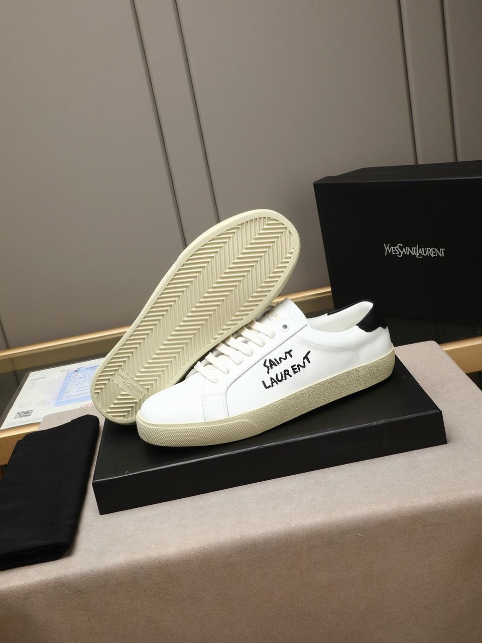 Saint Laurent Court Black
