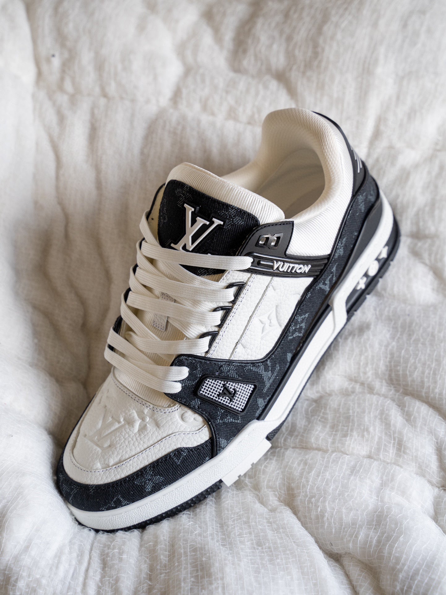 Louis Vuitton Trainer Black