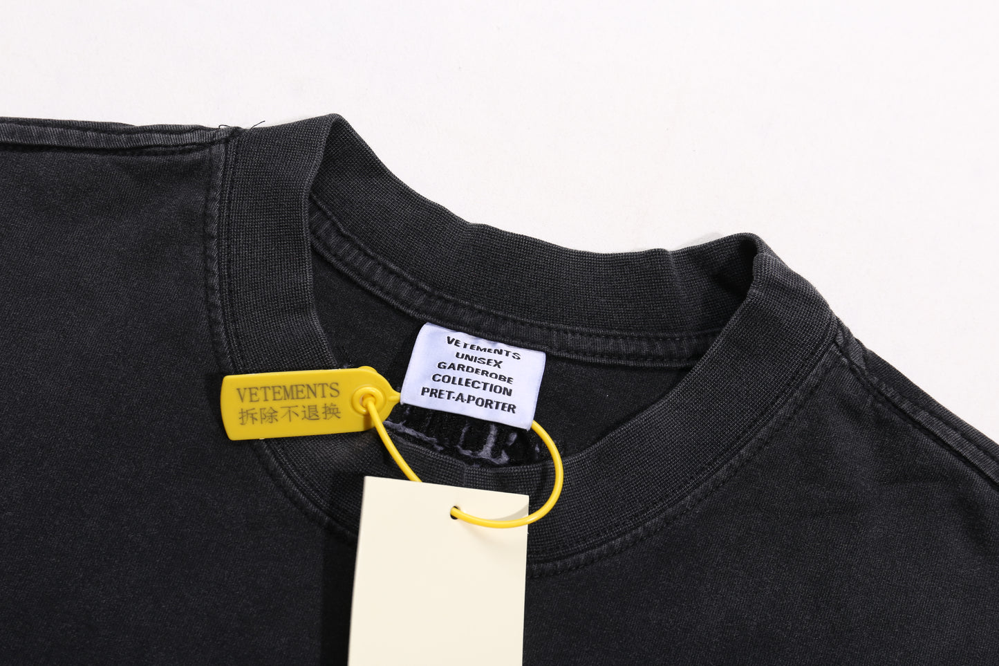 VETEMENTS