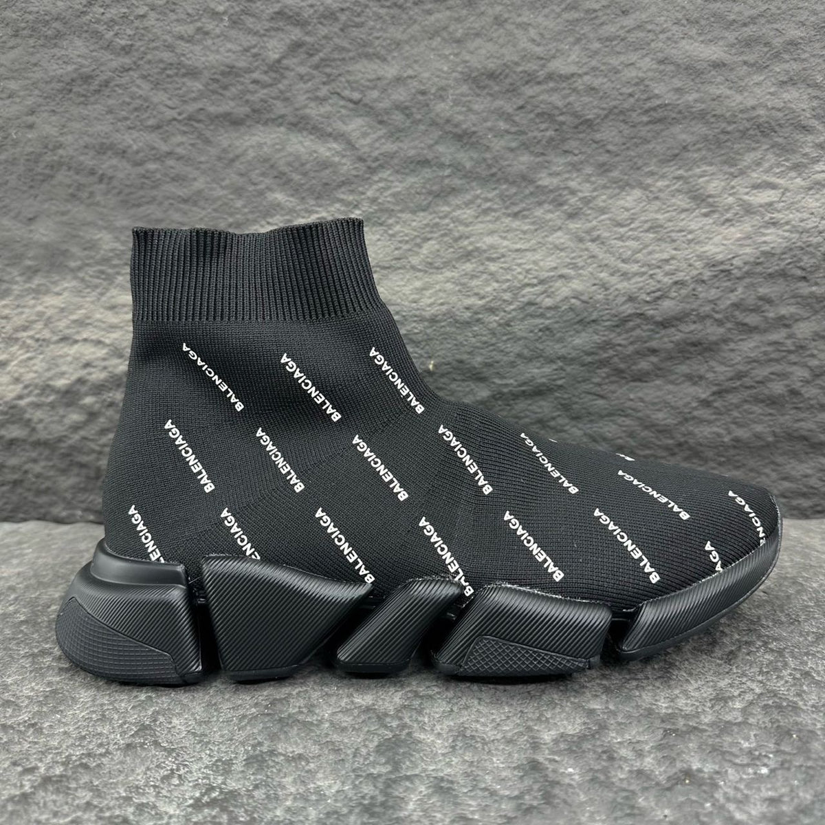 Balenciaga Speed 2.0 Logo