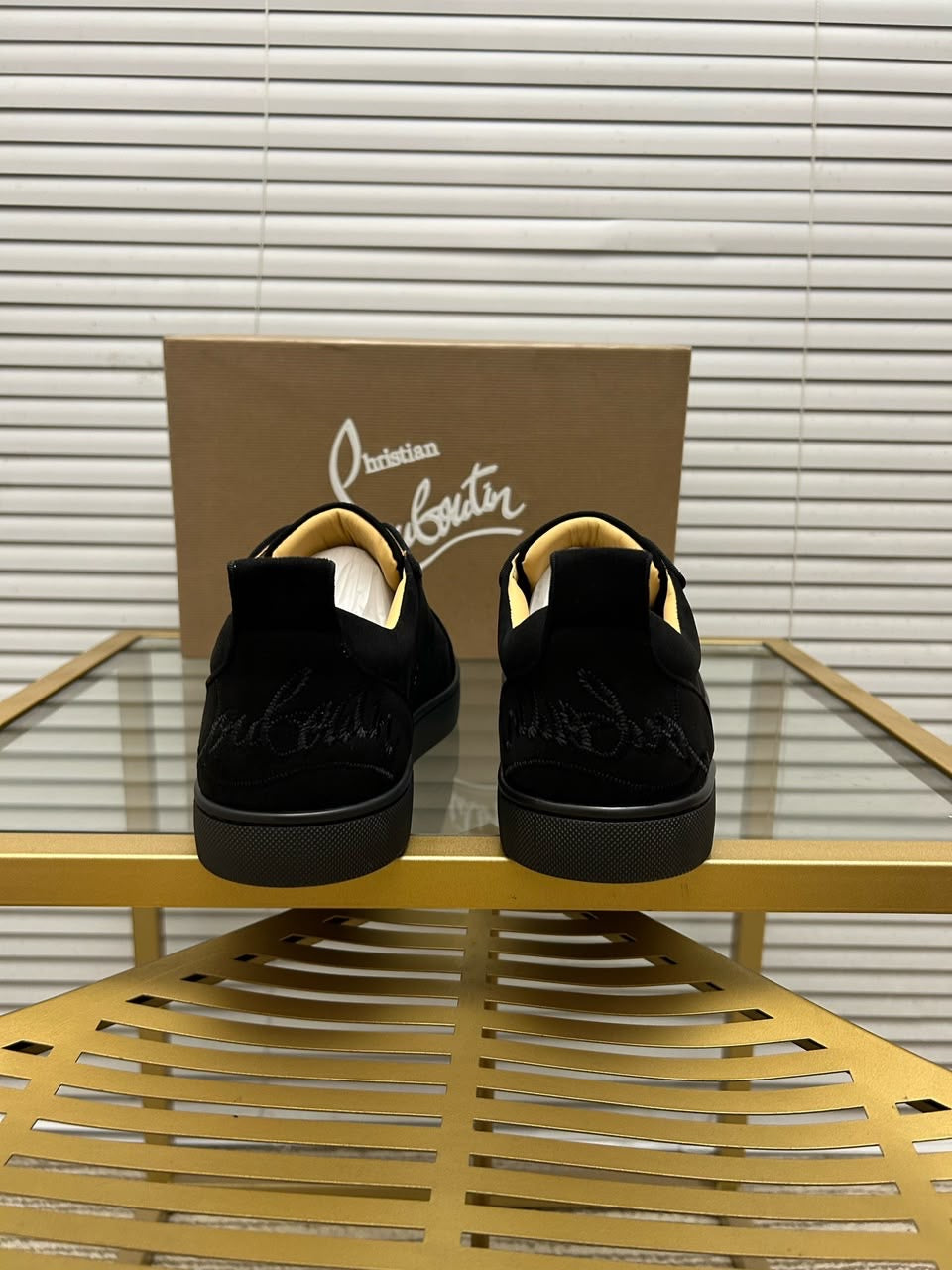 Christian Louboutin sin spikes