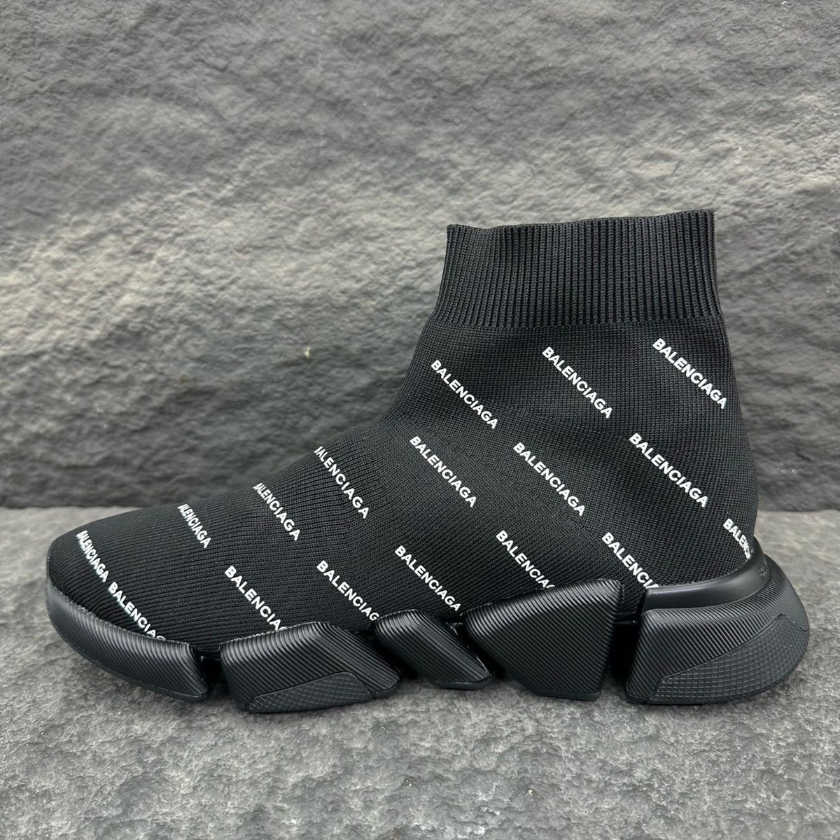Balenciaga Speed 2.0 Logo