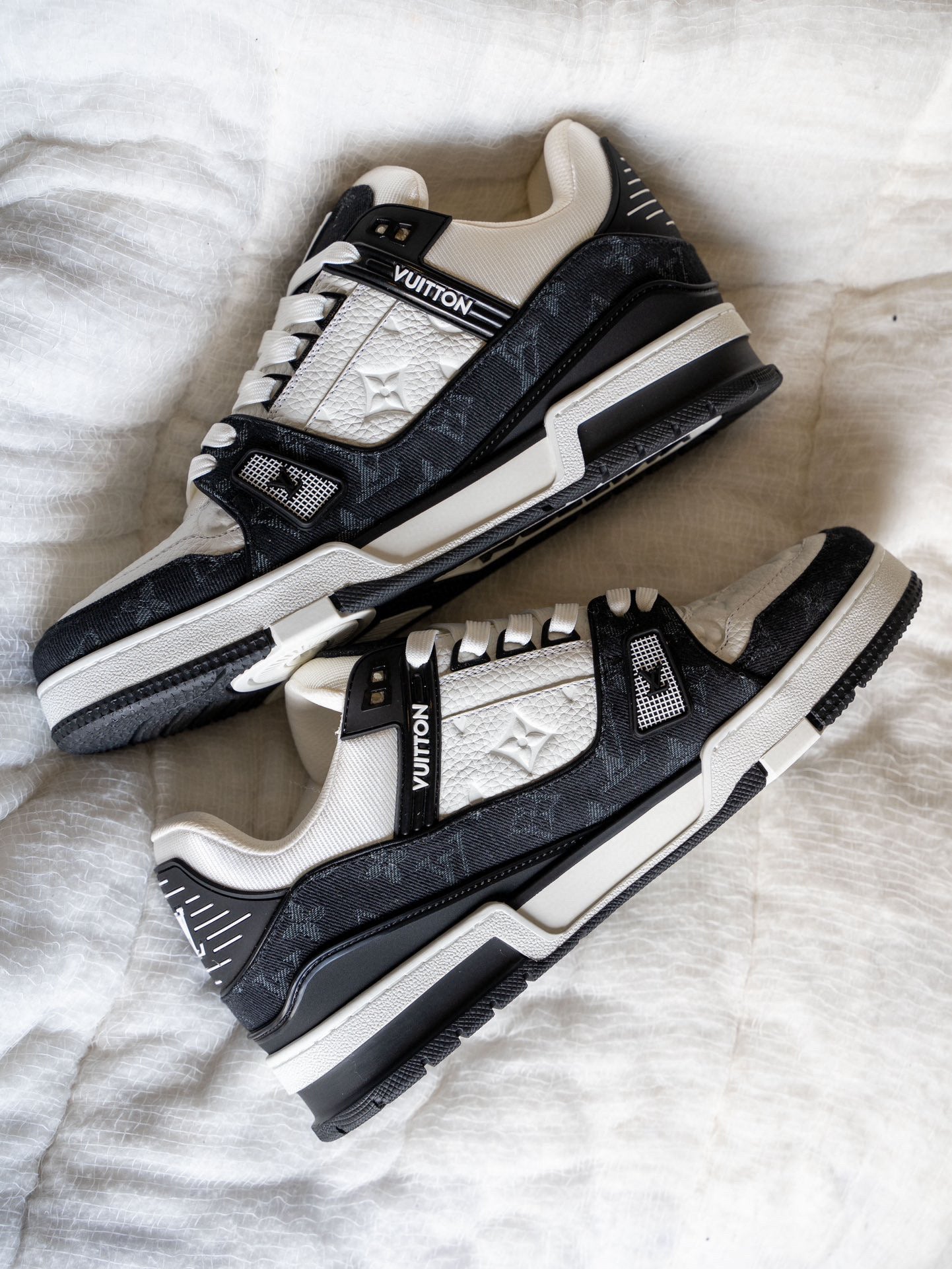 Louis Vuitton Trainer Black