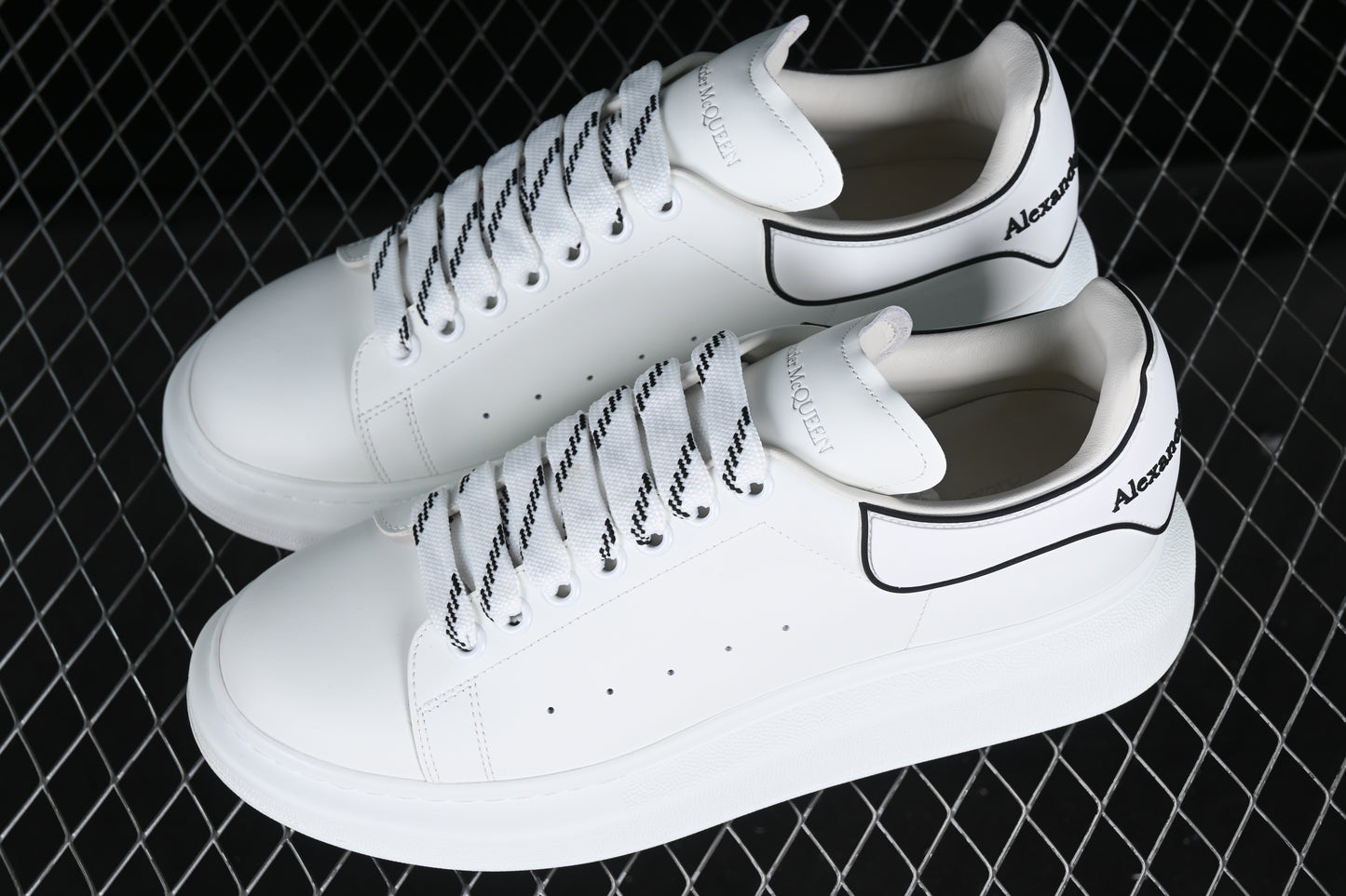 Alexander McQueen white/black