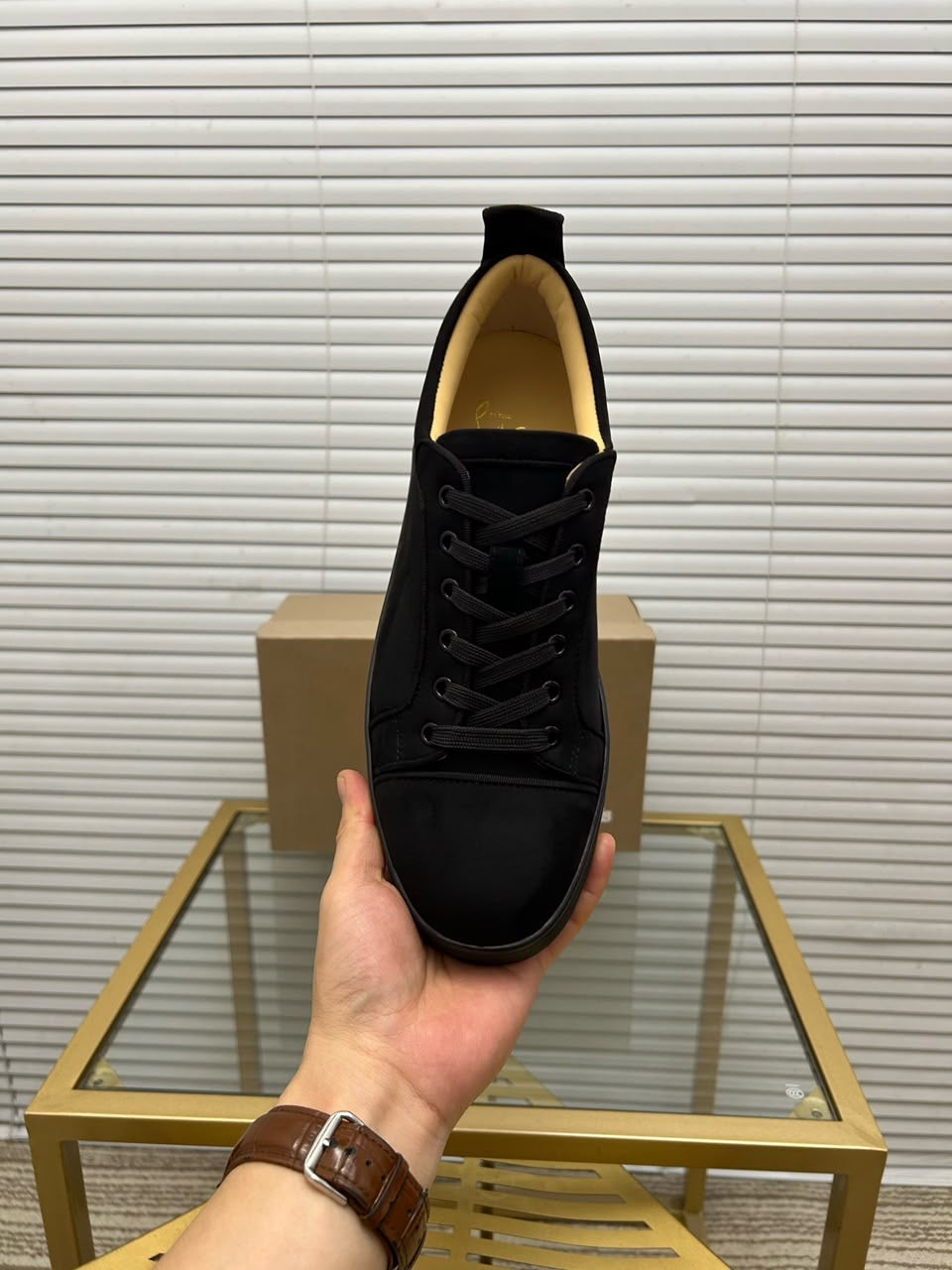 Christian Louboutin sin spikes