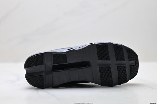 On cloud Monster Total black