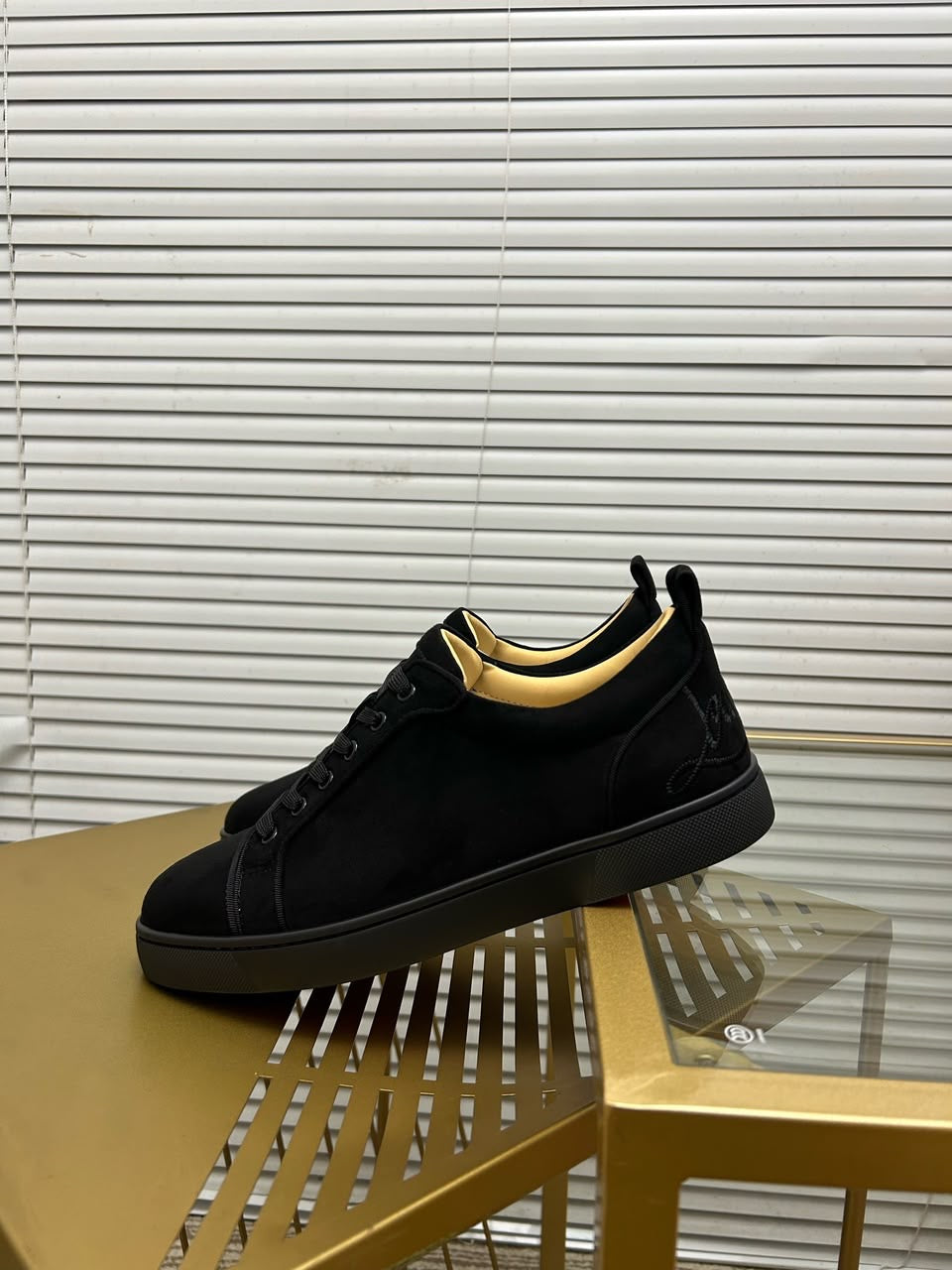 Christian Louboutin sin spikes