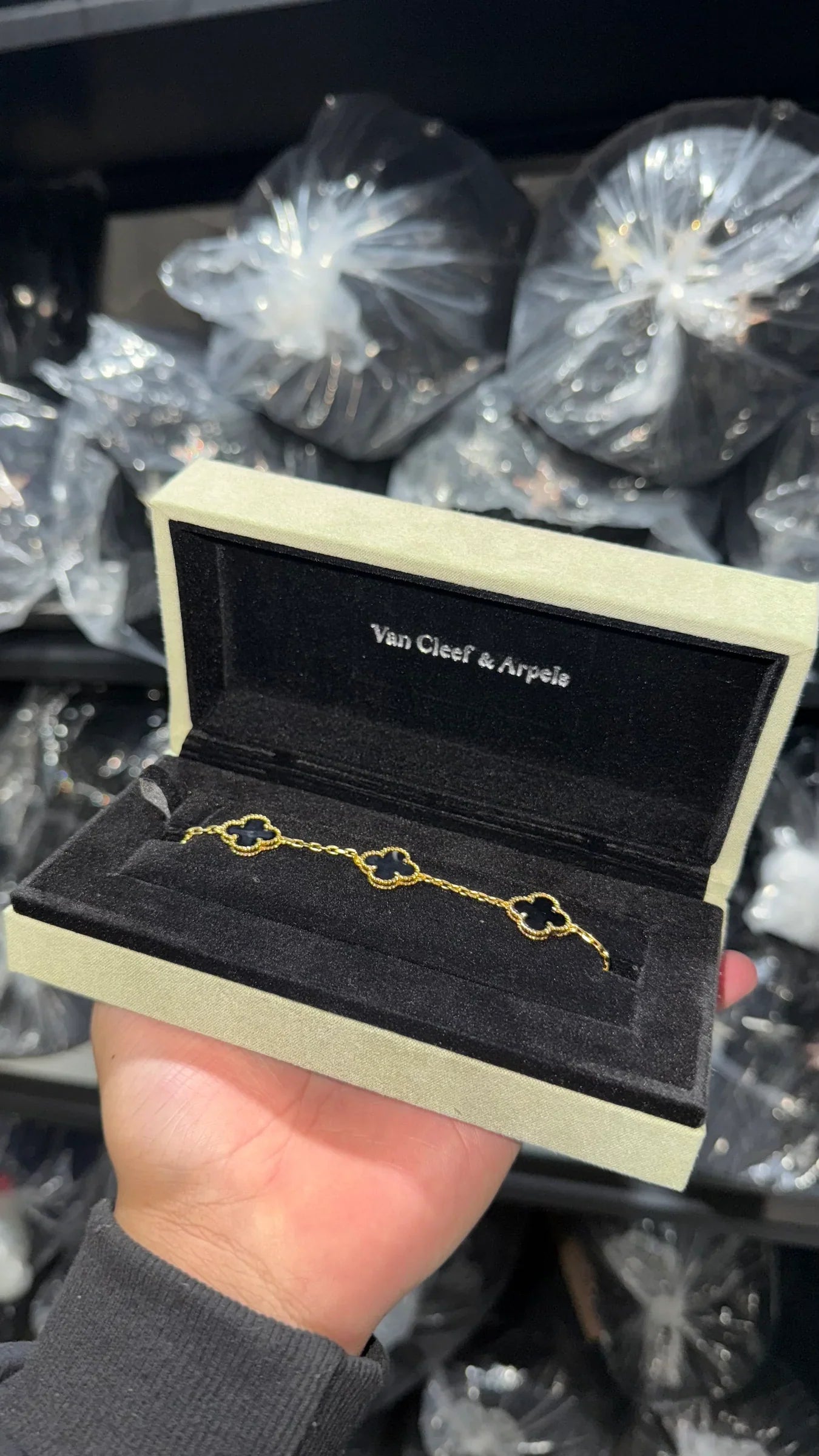 Van Cleef (negro y dorado) full set