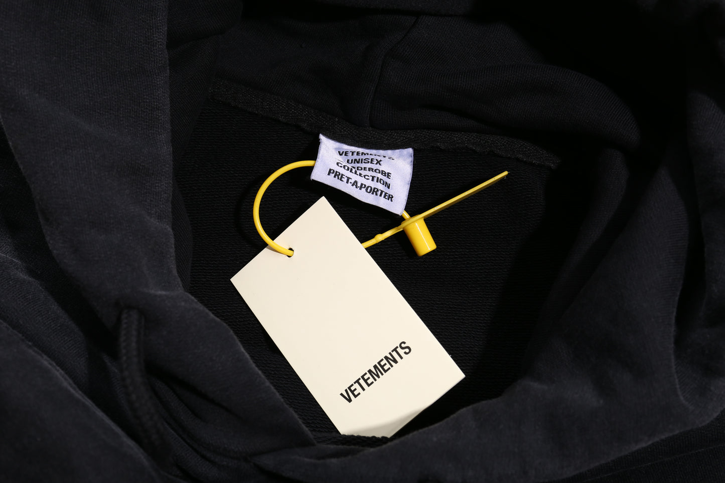 VETEMENTS