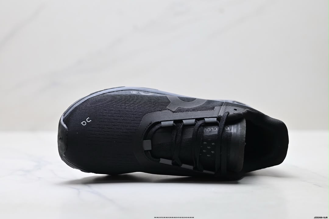 On cloud Monster Total black
