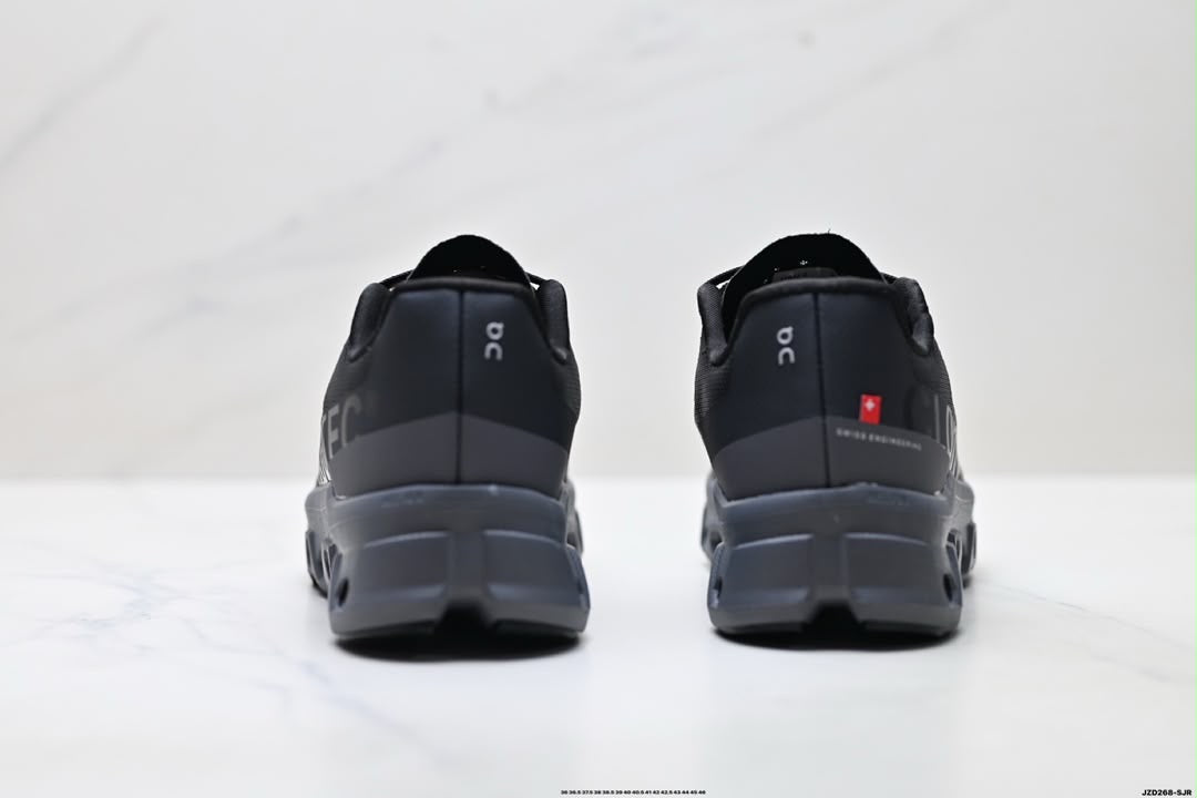 On cloud Monster Total black