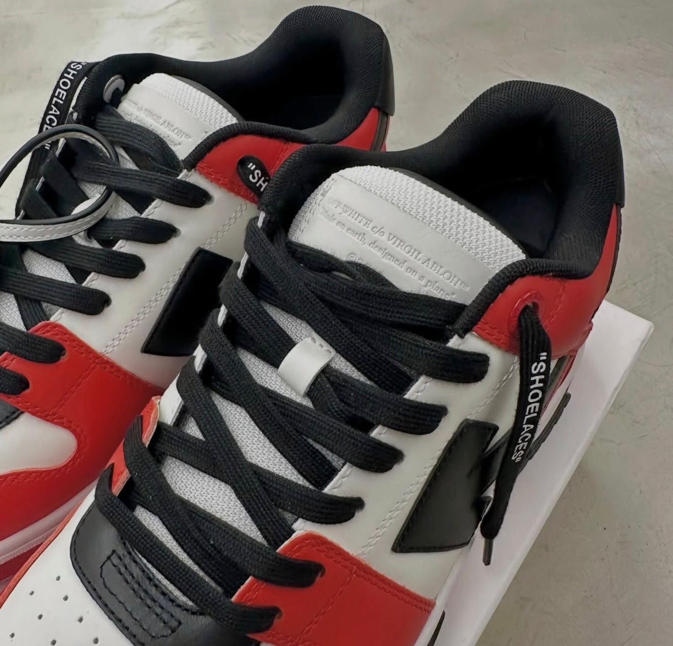 Off-White Out Of Office red