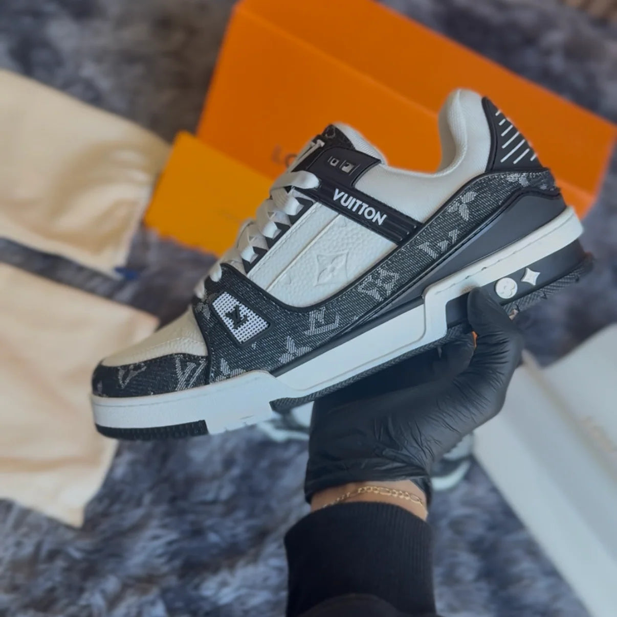 Louis Vuitton Trainer Grey
