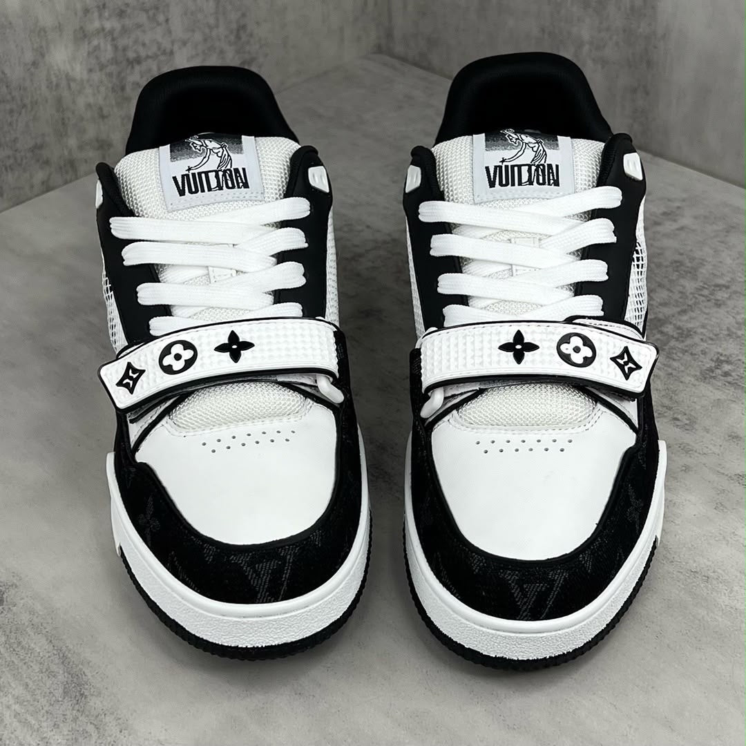 Louis Vuitton Trainer Black 2.0