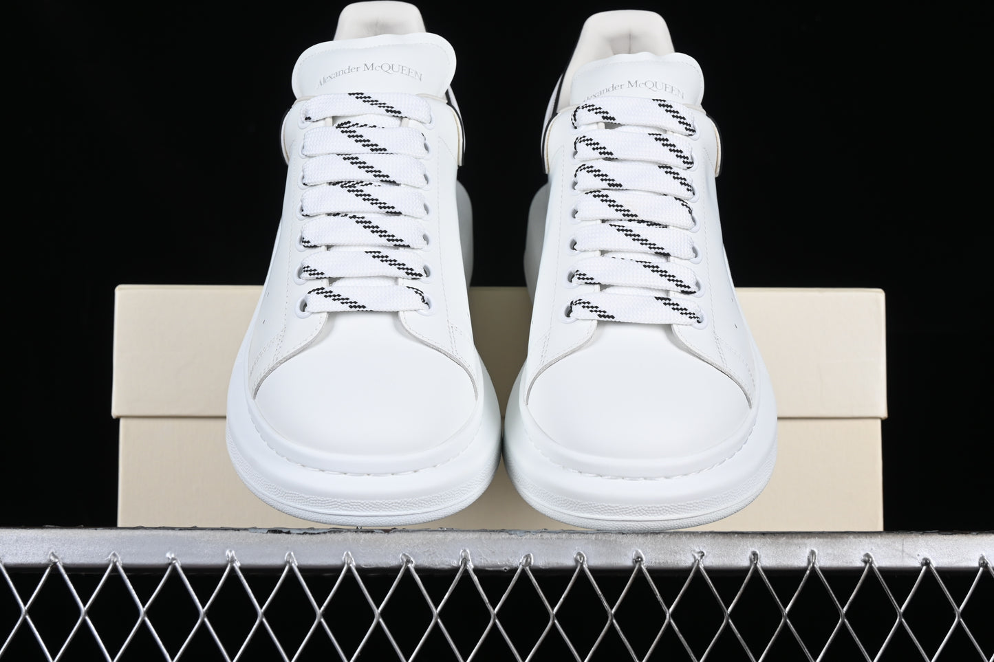 Alexander McQueen white/black