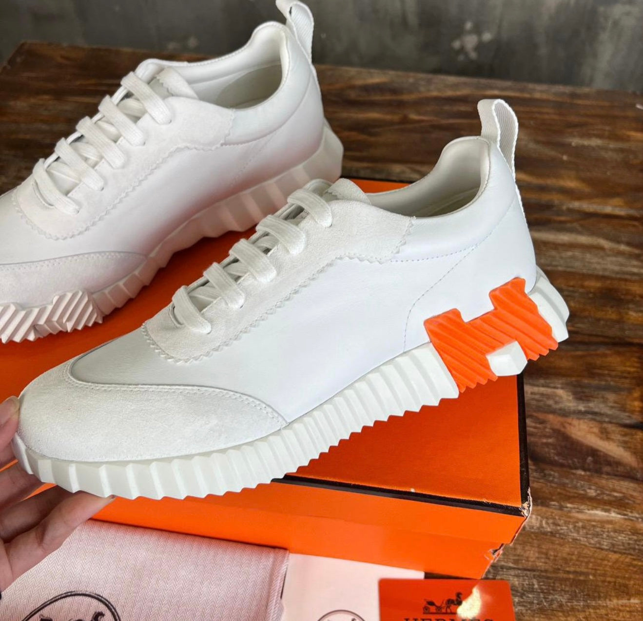 Hermes trainer Orange