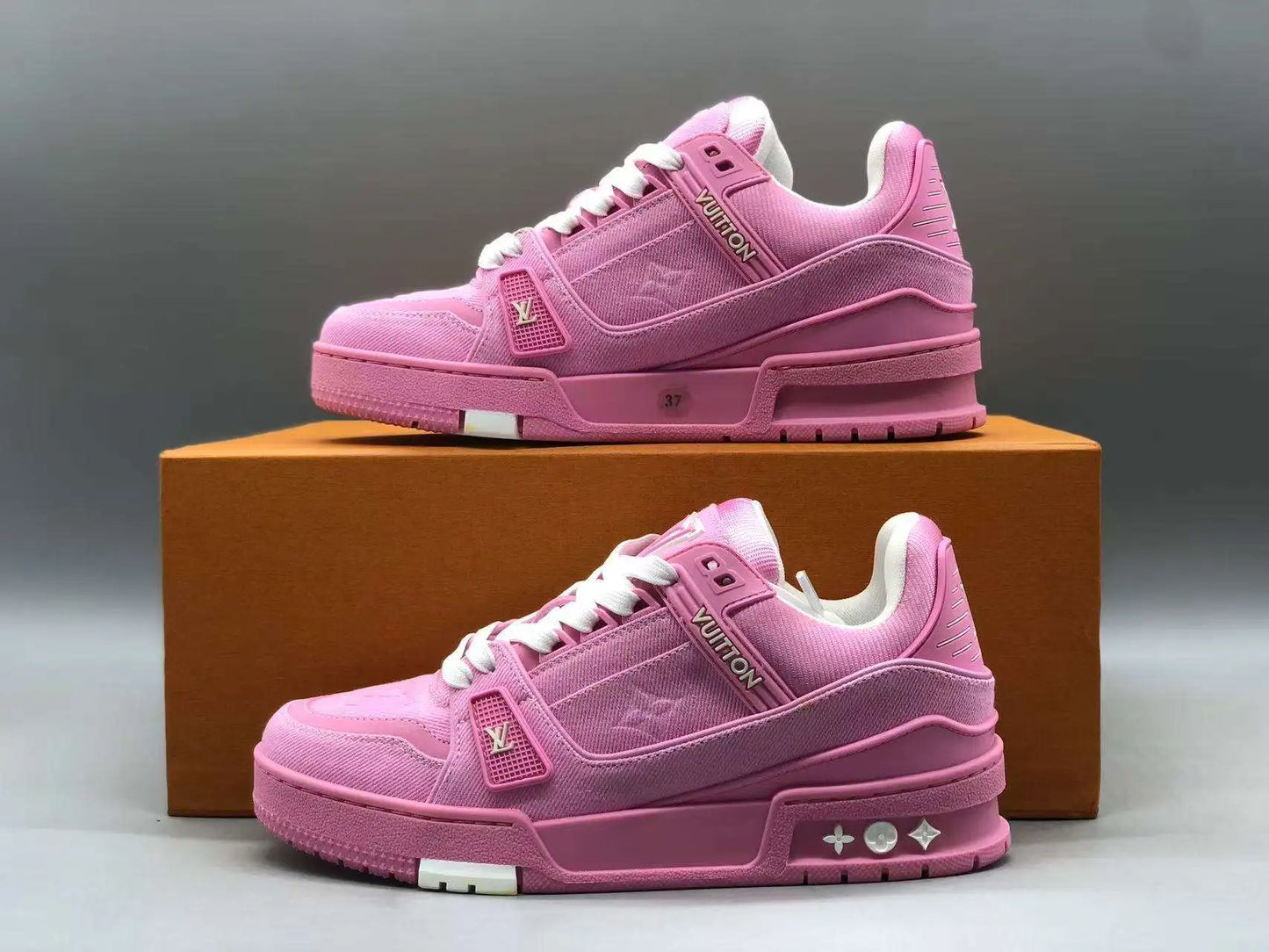 Louis Vuitton Trainer Pink