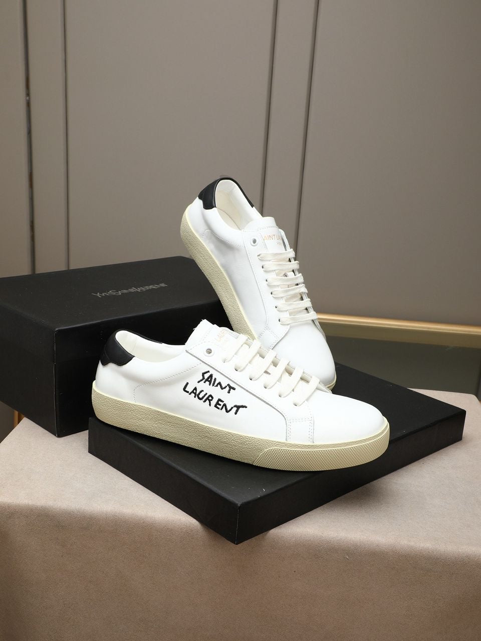 Saint Laurent Court Black