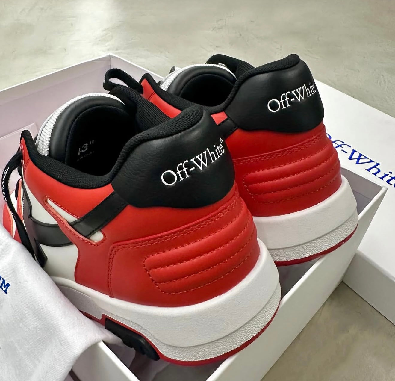 Off-White Out Of Office red