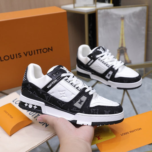 Louis Vuitton Trainer Black
