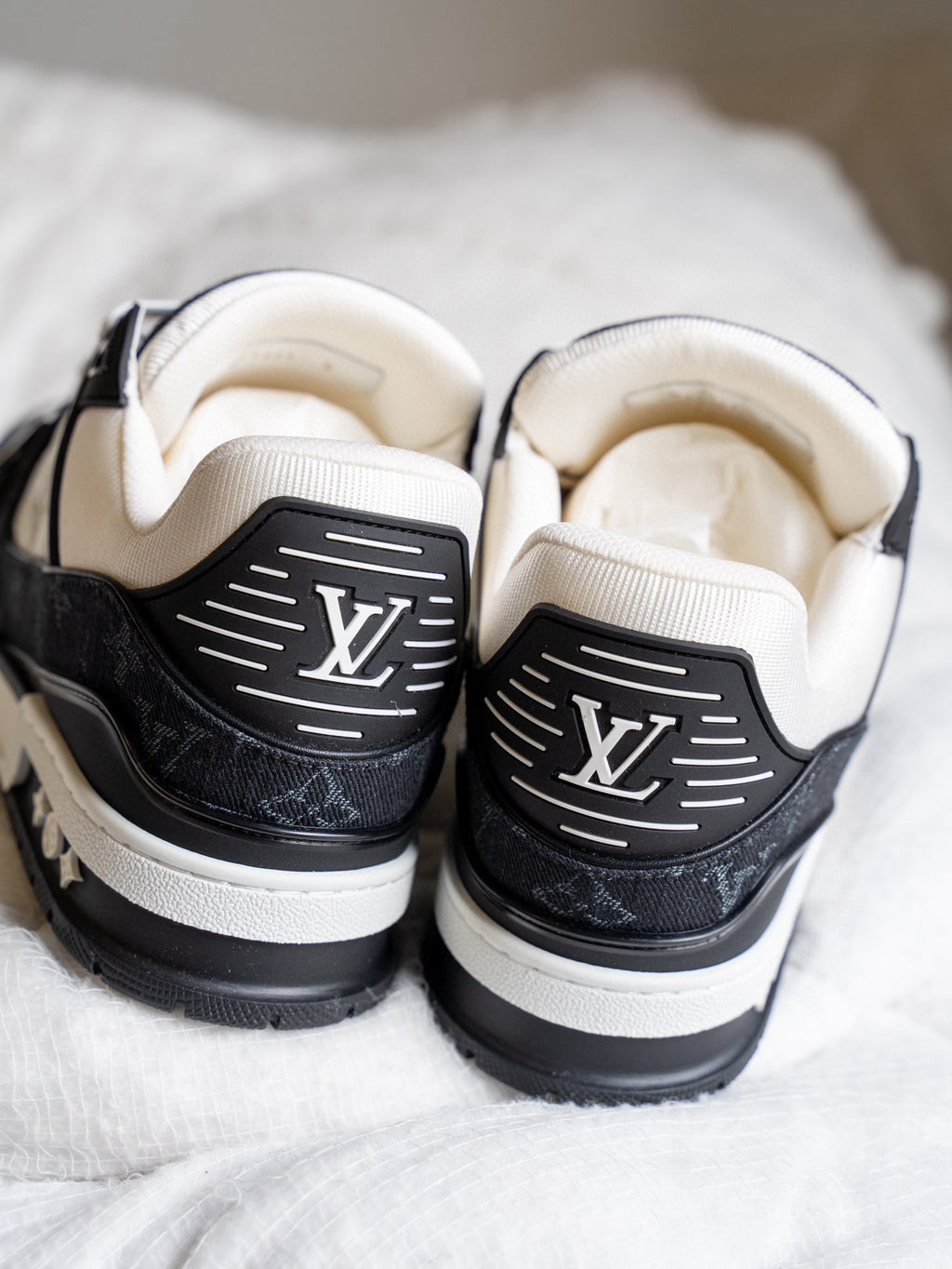 Louis Vuitton Trainer Black