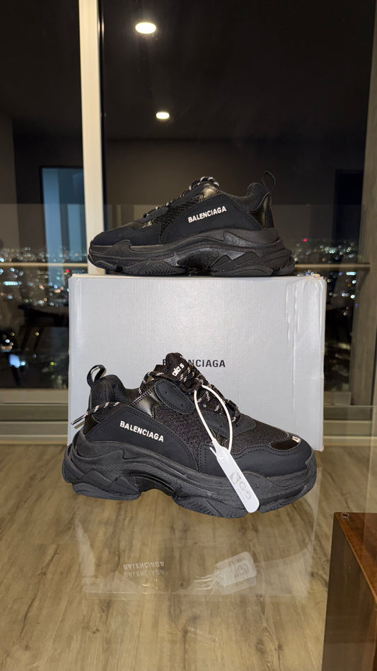 Balenciaga Triple S black