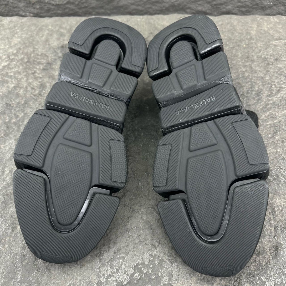 Balenciaga Speed 2.0 Logo