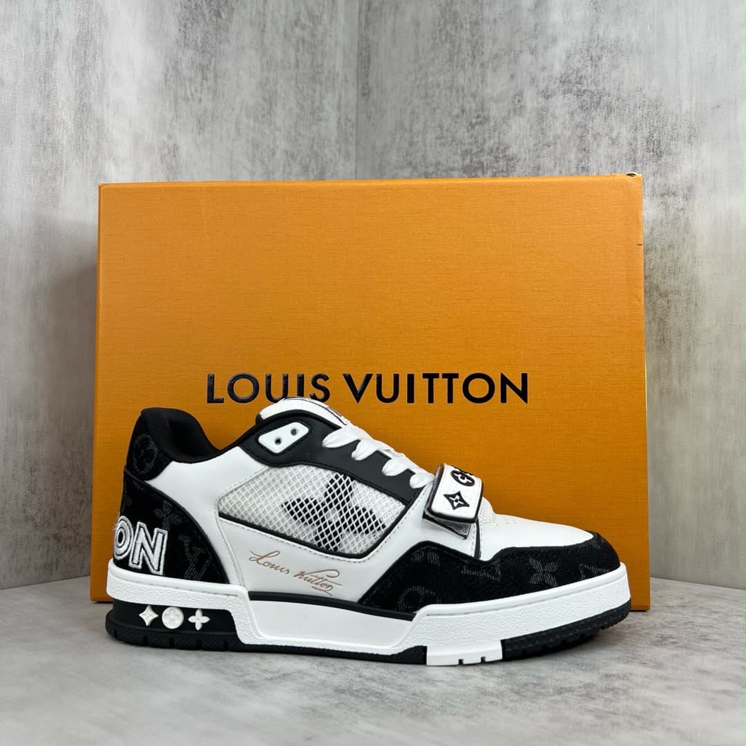Louis Vuitton Trainer Black 2.0