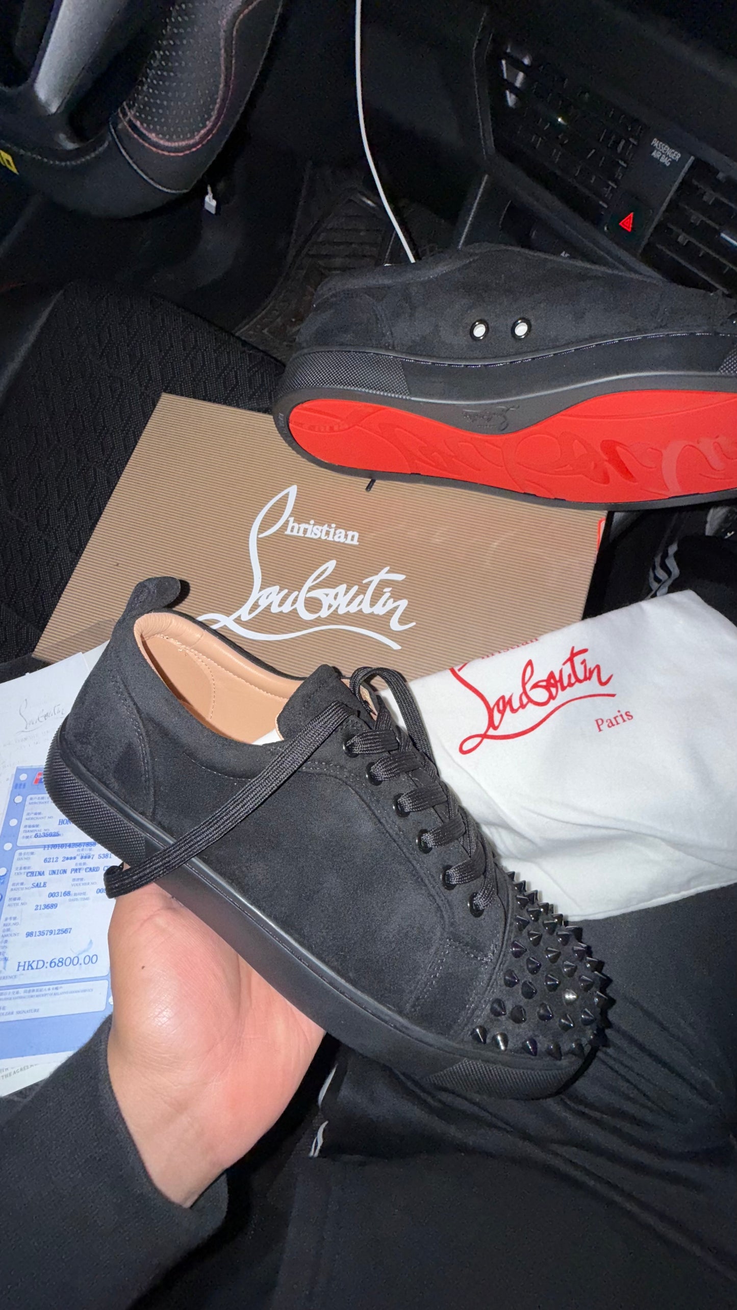 Christian Louboutin Gamuza Spikes